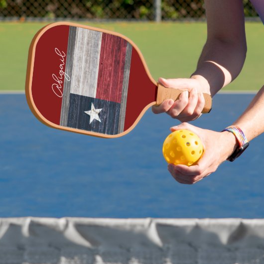 Texas state flag rustieke stijl donkerrood tekst t pickleball paddle (Insitu)