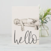 Texte moderne Hello Photo Faire-part bébé (Debout devant)