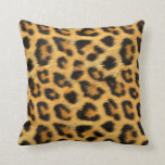 Texture léopard naturel Coussin d'impression<br><div class="desc">Tendance et élégante texture empreinte de léopard naturelle motif lancer oreiller / coussin. Un cadeau de mode chic et design pour les femmes, les adolescentes et les enfants de tous âges. Remarque : Zazzle est une société d'impression à la demande - TOUS les produits ont des images imprimées à plat....</div>