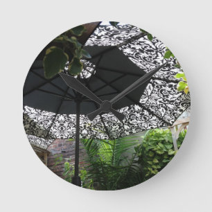 THAI RESTURANT UMBRELLA / SCENE CLOCK RONDE KLOK