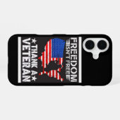 Thank You for Your Service: Veterans Day 2025 iPhone 16 Hoesje (Achterkant horizontaal)