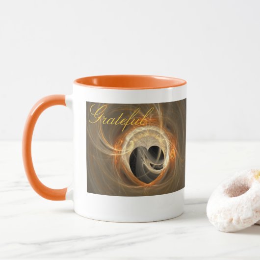 Thankful and Grateful Text Fractal Heart Design Mok (Met donut)