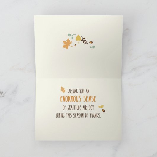 Thanksgiving met vreugdevolle olifant en bladeren feestdagen kaart (Binnen)