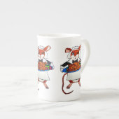 THANKSGIVING MOUSE PILGRIM PORSELEIN KOP (Voorkant rechts)