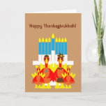 Thanksgivukkah Funny Turquie Carte de voeux de fam<br><div class="desc">Une carte de voeux originale et humoristique c.a.teresa ou l'invitation d'une famille de dindes vêtues de leur tenue de vacances devant une menorah. La carte parfaite pour célébrer la combinaison de Thanksgiving et Hanoukka qui tomberont ensemble cette année. Ces cartes festives colorées peuvent également être customisées à l'intérieur avec votre...</div>