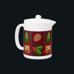 Thé de Noël Woodland<br><div class="desc">Holly, les cônes de pin, un sapin et une chouette joyeuse habillent votre table pour des vacances divertissantes sur cette charmante théière. Coordonnez votre maison avec toute la collection de Noël Woodland!</div>