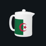 Thé du drapeau d'Algérie<br><div class="desc">Ajoutez une touche de fierté algérienne à votre tea time avec cette théière exclusive arborant le drapeau de l'Algérie ! Conçue avec élégance et importance culturelle, cette théière est plus qu’une simple pièce fonctionnelle, c’est un hommage au riche patrimoine algérien. Le design dynamique du drapeau algérien en fait un complément...</div>