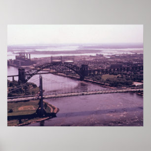 The East River en Queens, New York Poster