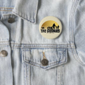 The Goonies Sunset Silhouette Graphic Ronde Button 5,7 Cm (In situ)
