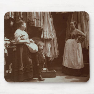 The Old Clothes Shop, Seven Dials uit 'Street Li' Muismat