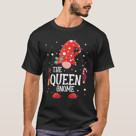 The Queen Gnome Matching Family Kerstgenoom T-shirt (Voorkant)