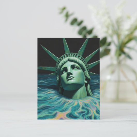 The Statue of Liberty Melts into the Sea Surreal Briefkaart (Staand voorkant)