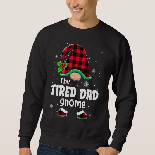 The Tired Dad Gnome Buffalo Plaid Christmas Matchi Trui (Voorkant)