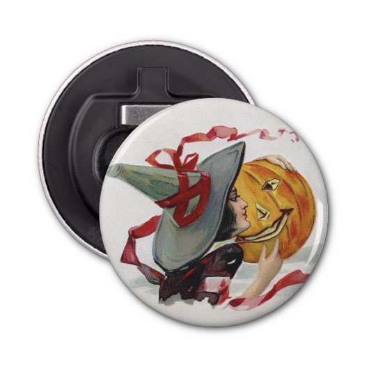The Witch's Kiss: een Jack of Lantern op Halloween Button Flesopener (Voorkant)