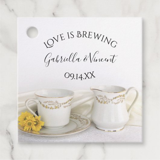 Thee Cup en Gele Daisies Liefde is Brouwen Bruilof Bedankjes Labels (Voorkant)