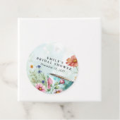 Theebruidspartij met bloemen bedankjes labels (In situ)