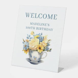 Theekopje Gele Blauwe Bloemen 100e Verjaardag Welk Reclamebord Met Voetstuk