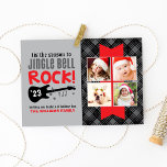 Thème de roche du carte photo | Jingle Bell de<br><div class="desc">Unique et plein du style, cette carte orientée de collage de photo de Noël de rock de tintement du carillon est parfaite pour des rockstars grands et petits. Comporte la typographie mélangée, une guitare électrique, et le texte fait sur commande qui peut être personnalisé. Un motif des guitares, des étoiles,...</div>