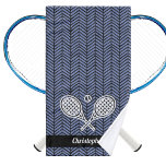 Thème de tennis Monogramme Nom Tennis Ball<br><div class="desc">Les joueurs de tennis individuels et les équipes doubles adoreront ce thème de tennis conçu. Design moderne logo icône avec deux raquettes et une balle. Ajoutez votre nom pour créer un design customisé. La serviette parfaite pour les joueurs de tennis qui jouent dur.</div>