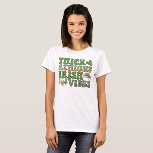 Thick Thighs Irish Vibes, Patrick's Day T-Shirt (Voorkant volledig)