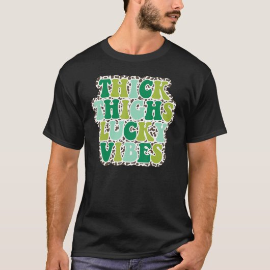 Thick Thighs Lucky Vibes St Patrick's Day leopard T-shirt (Voorkant)