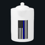 Thin Blue Line Police Cops American Flag<br><div class="desc">La "fine ligne bleue" est un terme qui fait généralement référence au concept de police comme la ligne qui empêche la société de descendre dans le chaos violent. Le "bleu" dans la "fine ligne bleue" fait référence à la couleur bleue des uniformes de nombreux services de police. - Cette oeuvre...</div>
