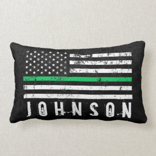 Thin Green Line Styled American Flag Custom Name Kussen