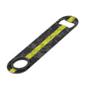 Thin Yellow Line Camo Speed Flessenopener (Voorkant Gekanteld)