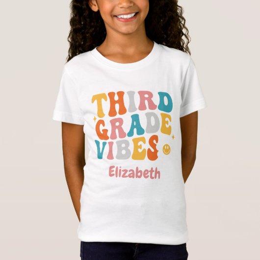 "Third Grade Vibes" Groovy Back-to-School T-Shirt (Voorkant)