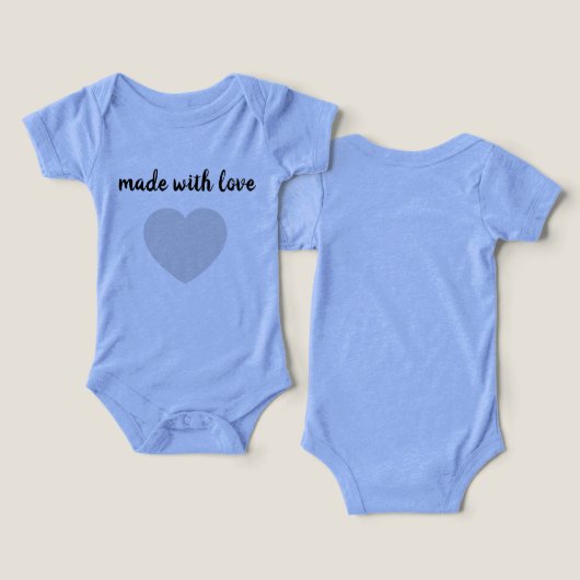 This adorable blue clothe is perfect for your baby (Design Recto & Verso)
