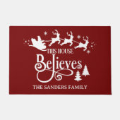 This House Believes Cute Christmas Family Deurmat (Voorkant)