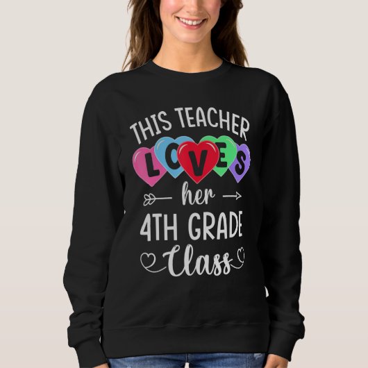 THIS TEACHER LOVES HER 4TH GRADE CLASS Shirts Vale (Voorkant)
