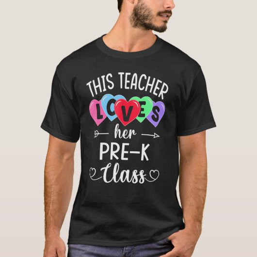 THIS TEACHER LOVES HER PRE-K CLASS Shirts Valentin (Voorkant)
