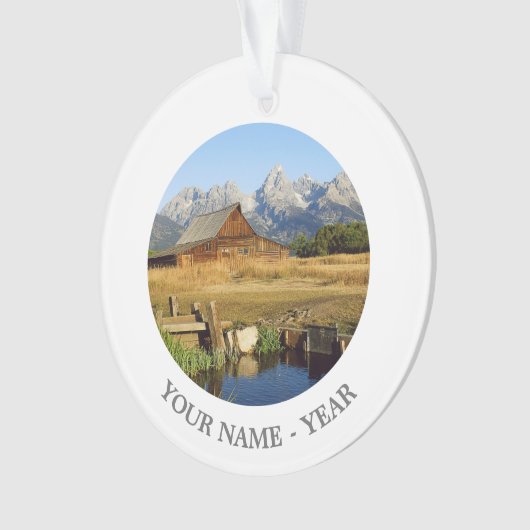 Thomas A. Moulton Barn (devant)