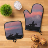 Three Riders, One Horizon Ovenwant & Pannenlap Set (Top down)