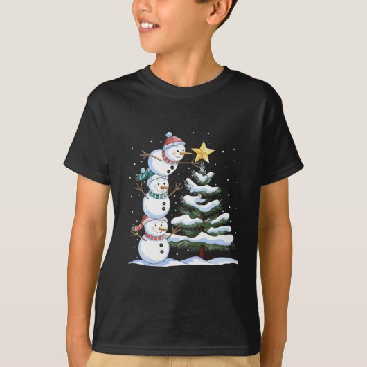 Three Snowmen Are Arranging A Christmas Tree Cute  T-shirt (Voorkant)