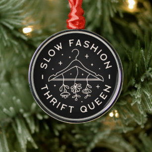 Thrift queen trage mode oprukkende girly zwart metalen ornament