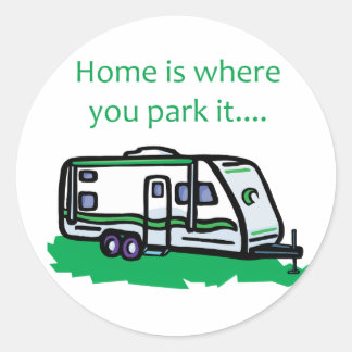 Thuis is waar je het parkeert. ronde sticker