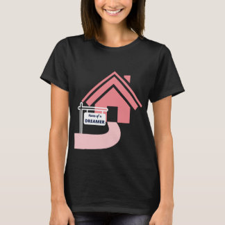 Thuis van een droombordontwerp met roze huis t-shirt