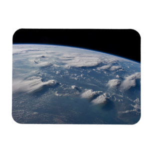 Thunderhead Anvils of Earth op het zuiden van Born Magneet