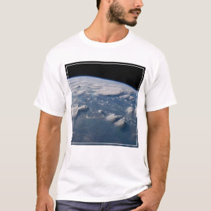 Thunderhead Anvils of Earth op het zuiden van Born T-shirt