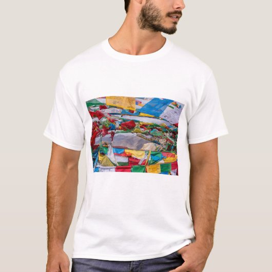 Tibetaans landschap met gebedvlaggen - Himalaya T-shirt (Voorkant)