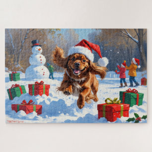 Tibetaanse Spaniel loopt in de sneeuw met kerstmut Legpuzzel