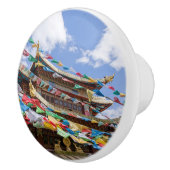 Tibetaanse tempel met gebedvlaggen - Yunnan, China Keramische Knop (Rechts)