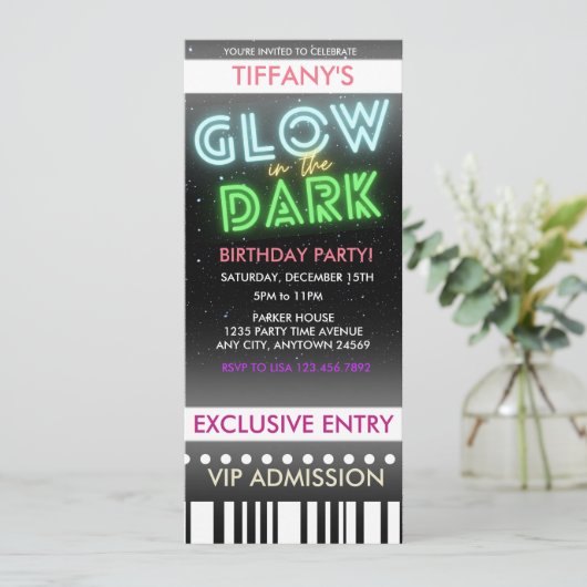 Ticket Birthday Uitnodiging | Gloed in het donker (Staand voorkant)