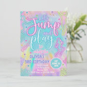 Tie Dye Retro Jump en Play Birthday Invitation Kaart (Staand voorkant)
