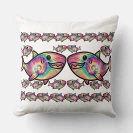 Tie Dye Shark: een kleurrijk aquatisch genot Kussen