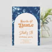 Tie Dye Surf Birthday Invitation | Partij Surf Kaart (Staand voorkant)