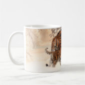 Tigre avec tigre en hiver Mug de café (Gauche)