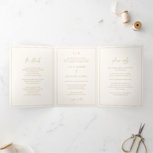 Tijdloze Monogram Ivoor en Goud Elegante Huwelijk Drieluik Uitnodiging (Binnen)
